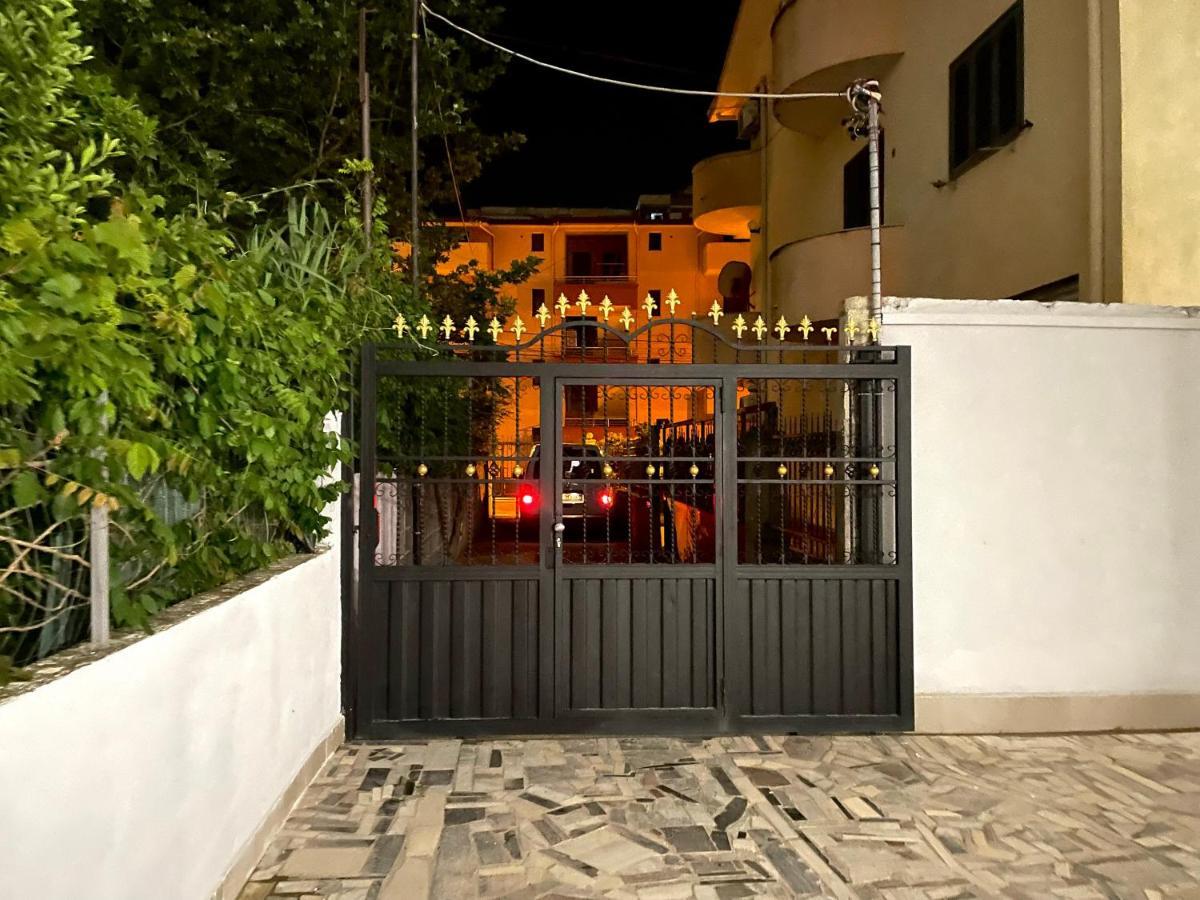 Lumturi Resident Apartment Durres Exterior photo