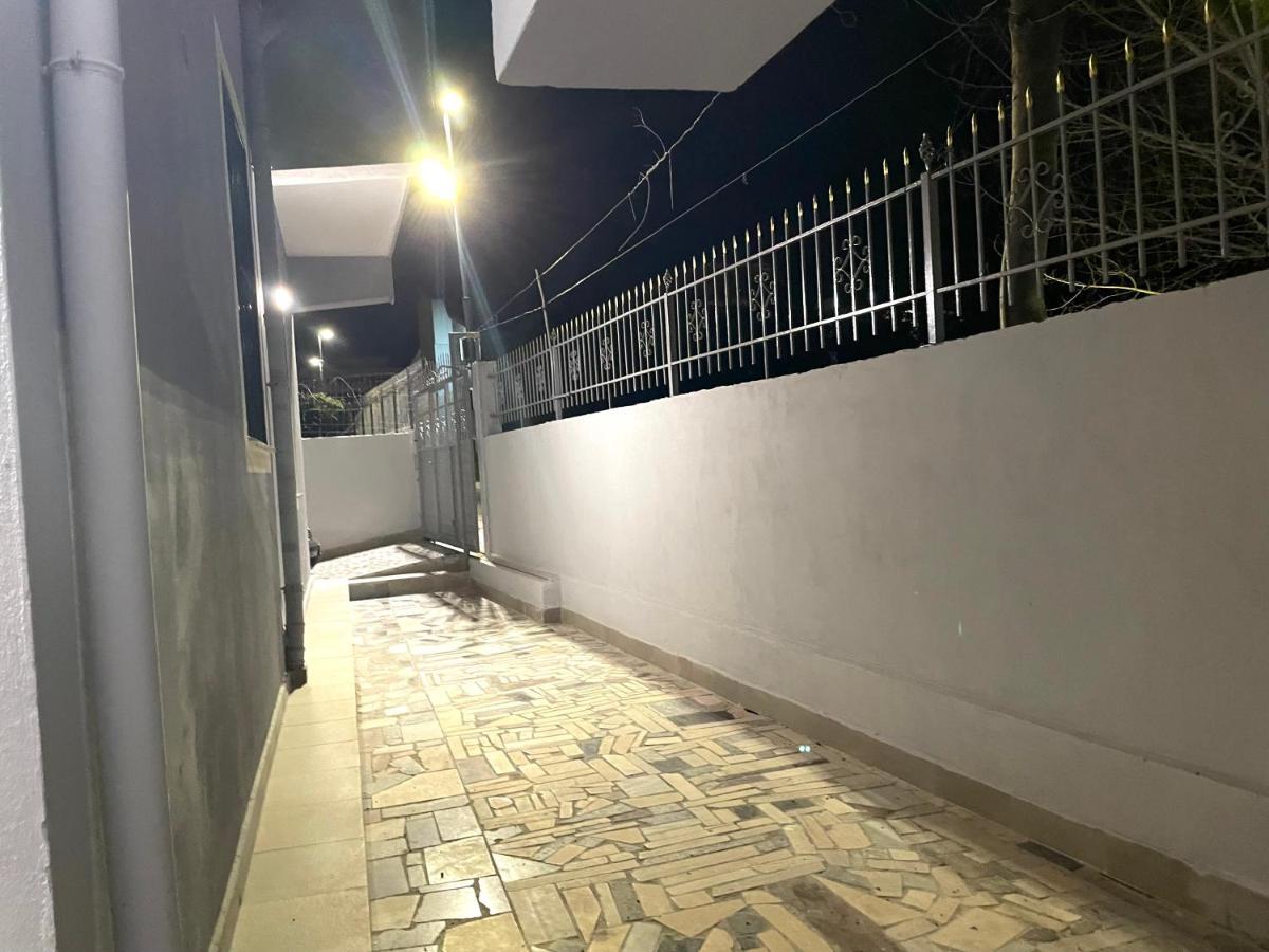 Lumturi Resident Apartment Durres Exterior photo